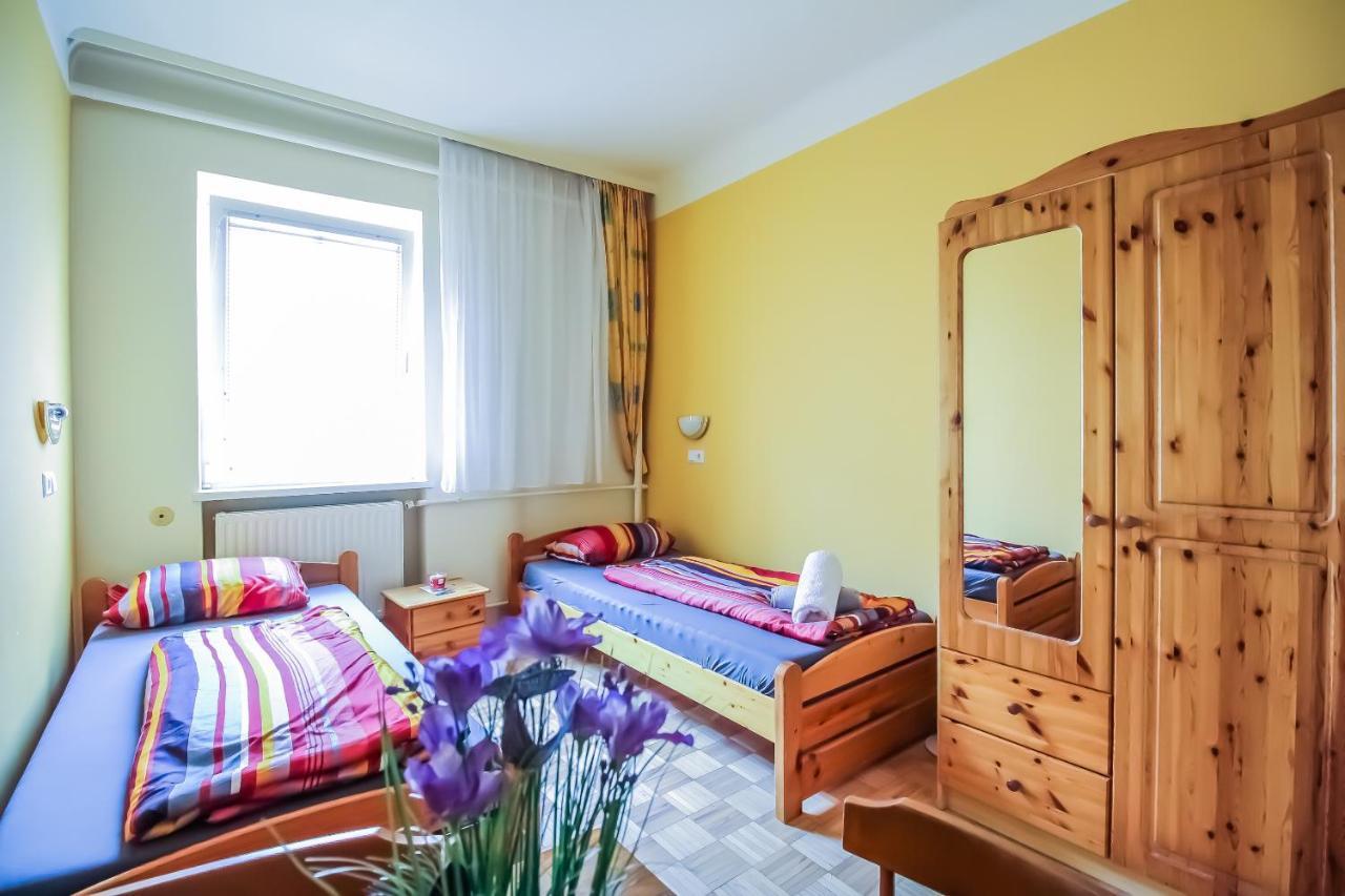 Economic 2Sb Apartment In Lively Area Vienna Luaran gambar